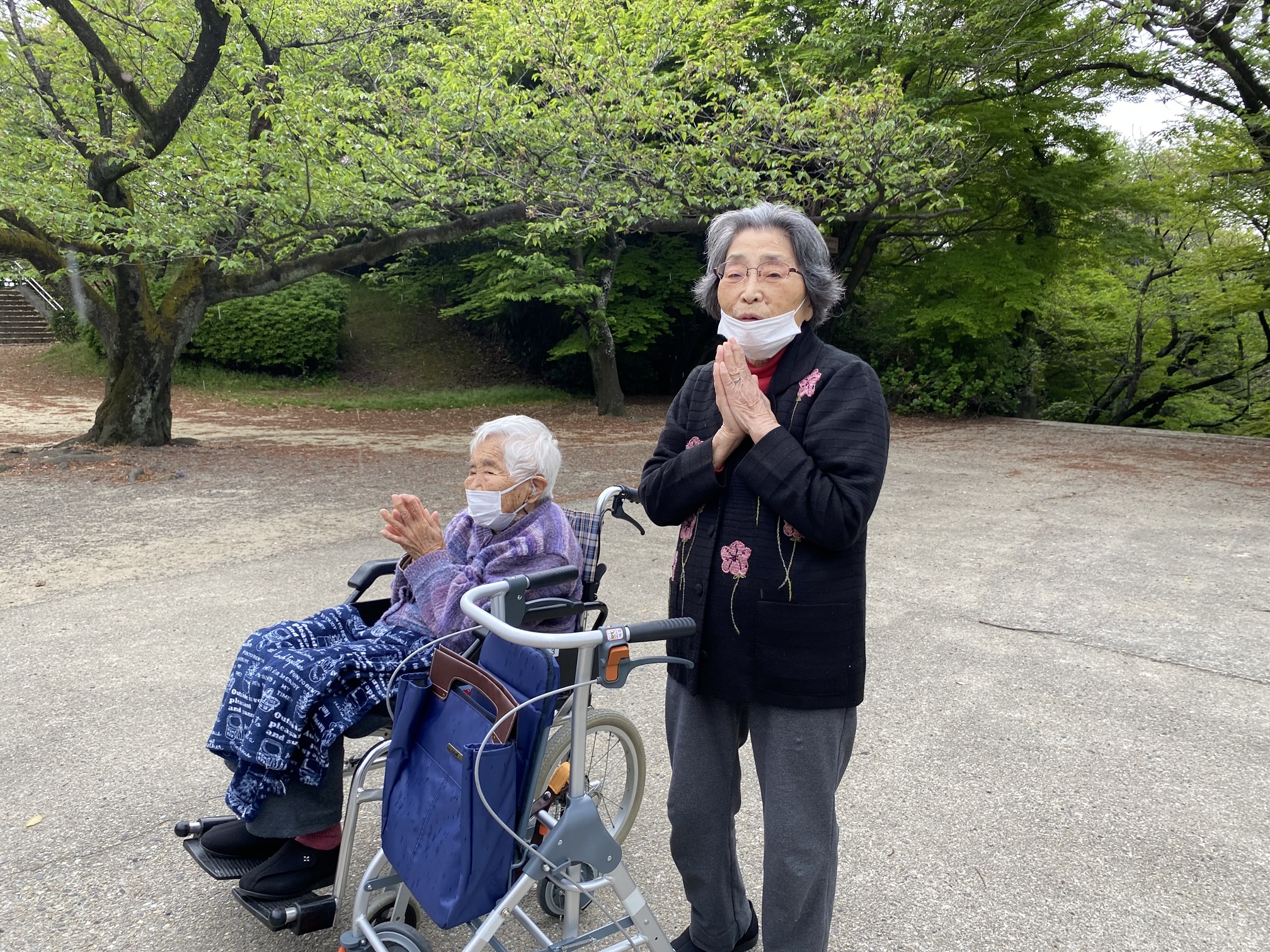 大仏さまの前で